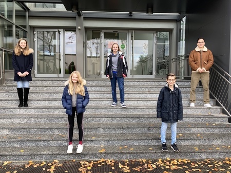 Im Uhrzeigersinn von links oben: Kim Hornberg, Marina Schmiedl, Felix Jendritza, Milo Winkel, Sophie-Charlotte Hilpert