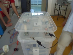 Fallbox mit elektromagnetischer Halterung