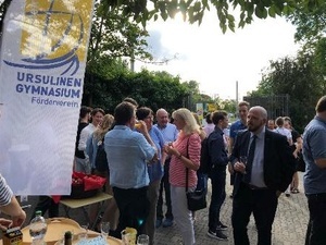 Beim Sektempfang Beim Sektempfang