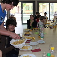 das Essen wird ausgeteilt