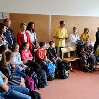 Begrung im neuen Klassenzimmer