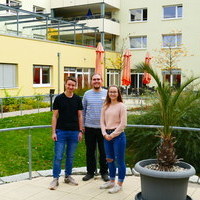 Florian Wilk und Lea Dieter engagieren sich in einer Wohn- und Pflegeeinrichtung fr ltere Menschen.
