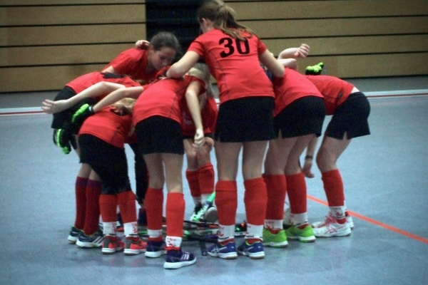 UGM-Hockey-Mannschaf auf dem 2. Platz UGM-Hockey-Mannschaf auf dem 2. Platz